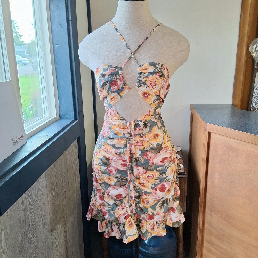 Hello Molly "Ruffled Cut-out" Floral Mini Dress, Size 6, NWOT - Picture 6 of 16